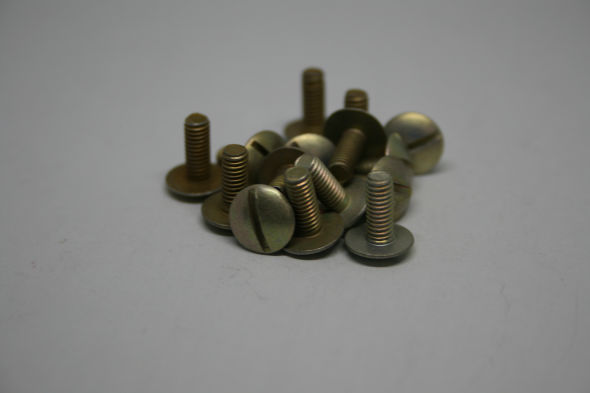 Wkręty lotnicze ze łbem soczewkowym 3058A