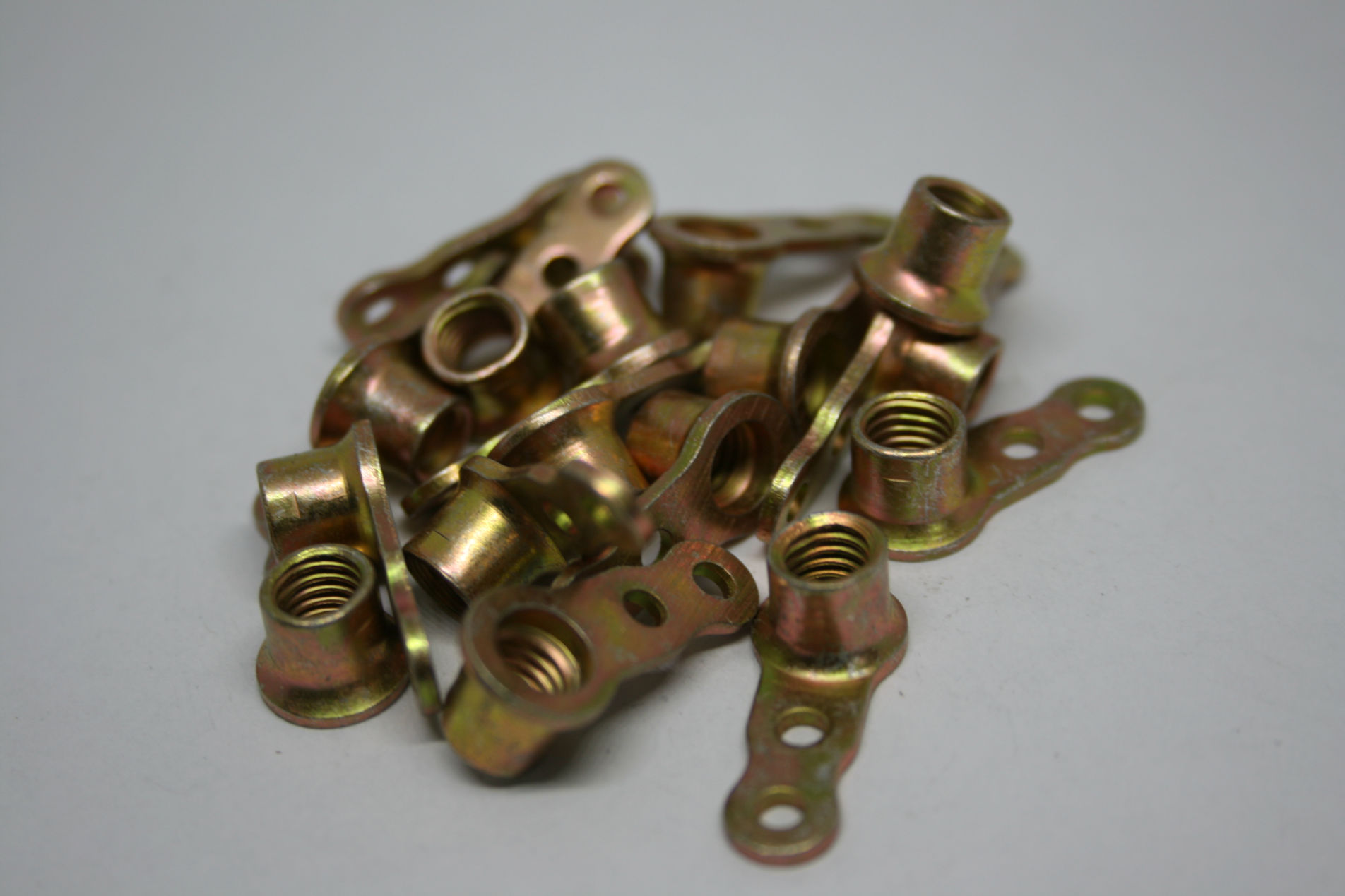 Nakrętka samozabezpieczająca 3382A